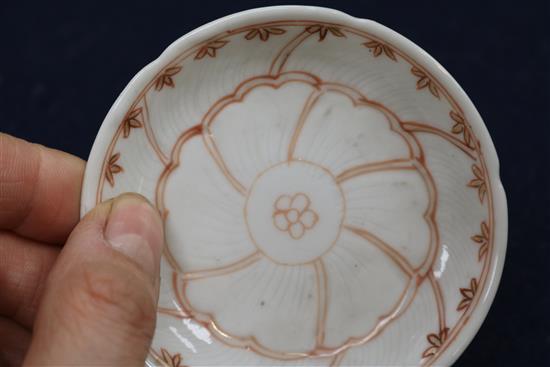 A small 19th century Chinese blue and white bowl, decorated with flowers diameter 10cm